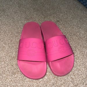 Gucci slides❤️♥️